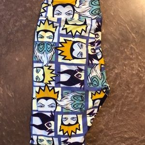 Evil queen OS Lularoe leggings